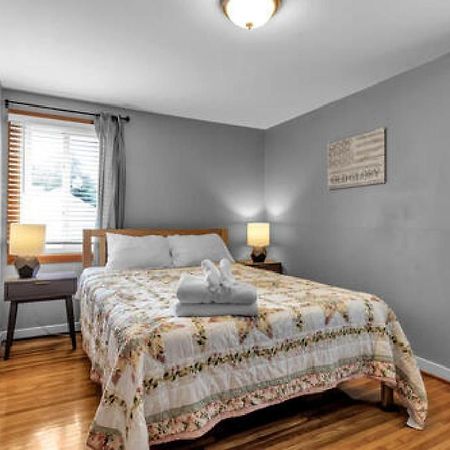 Gorgeous 2 Queen Bedroom Lower Apartment In North Buffalo With Free Driveway Parking 外观 照片