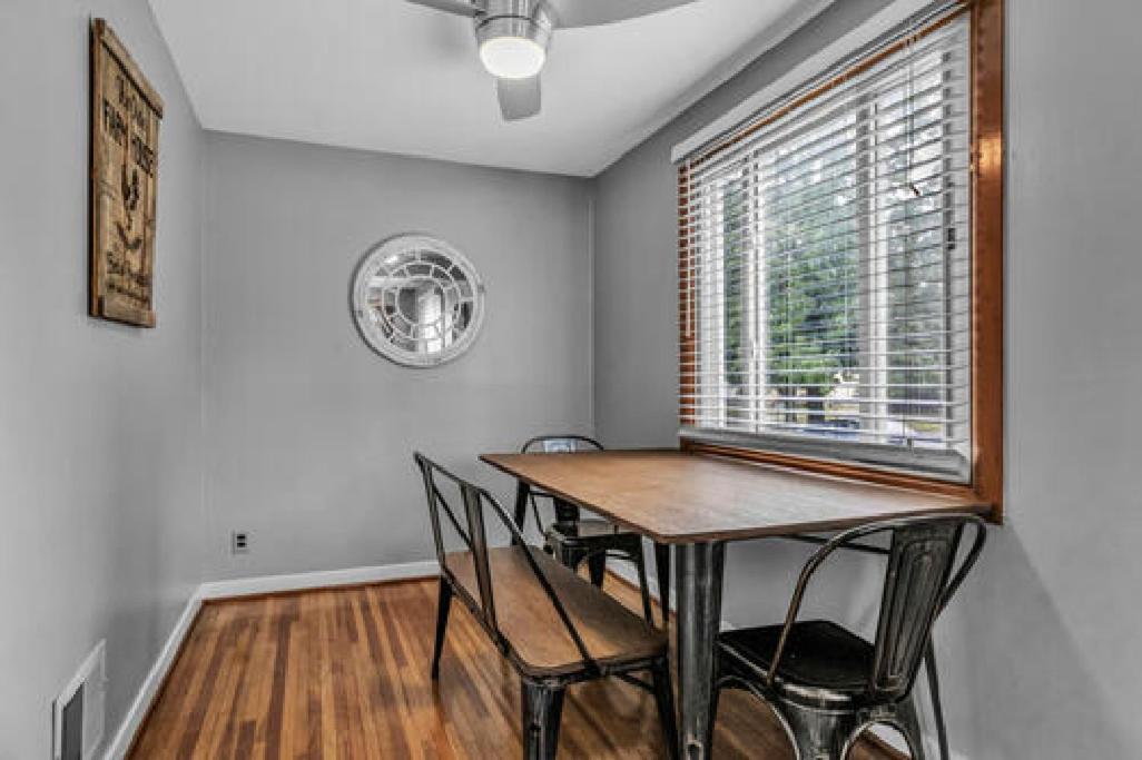 Gorgeous 2 Queen Bedroom Lower Apartment In North Buffalo With Free Driveway Parking 外观 照片