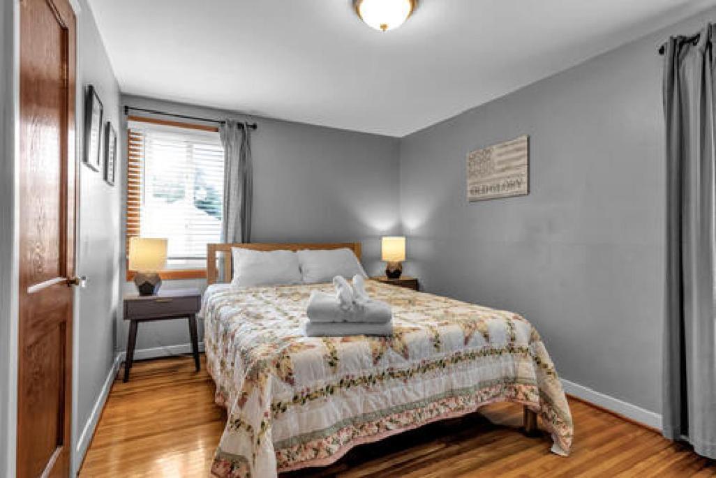Gorgeous 2 Queen Bedroom Lower Apartment In North Buffalo With Free Driveway Parking 外观 照片